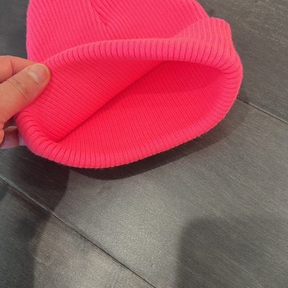 NEW WITHOUT TAGS HAT - Picture 3 of 12